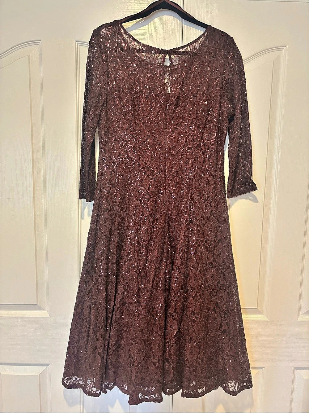 SLNY Sequin Lace Midi Dress in Burgundy Size 12 Like New - Picture 2 of 6